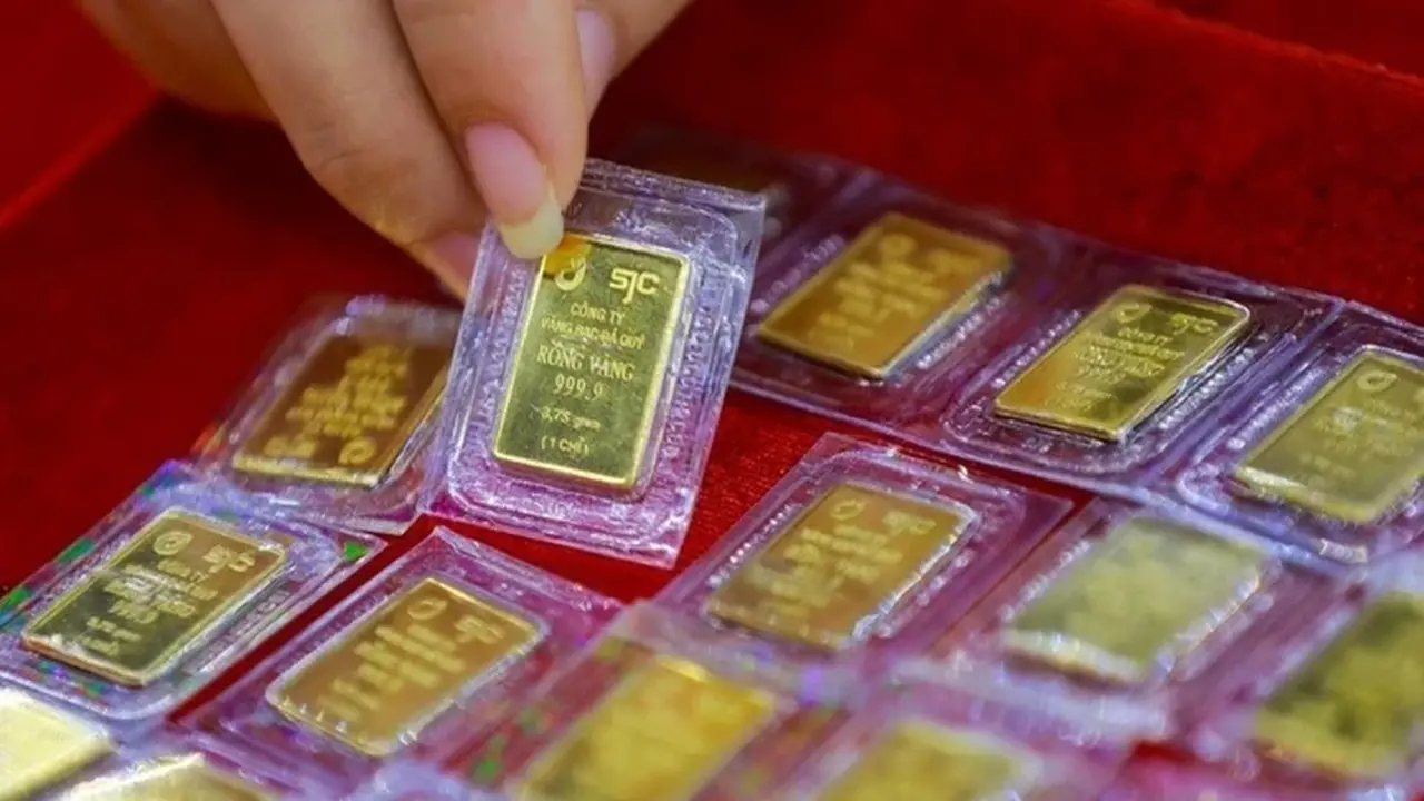 قفزة قياسية في سعر أونصة الذهب SJC تتجاوز 187 مليون دونغ فيتنامي محلياً